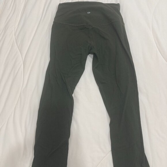 Lululemon Alogn 3/4 length leggings in Olive Green, Size 6 - Picture 7 of 8